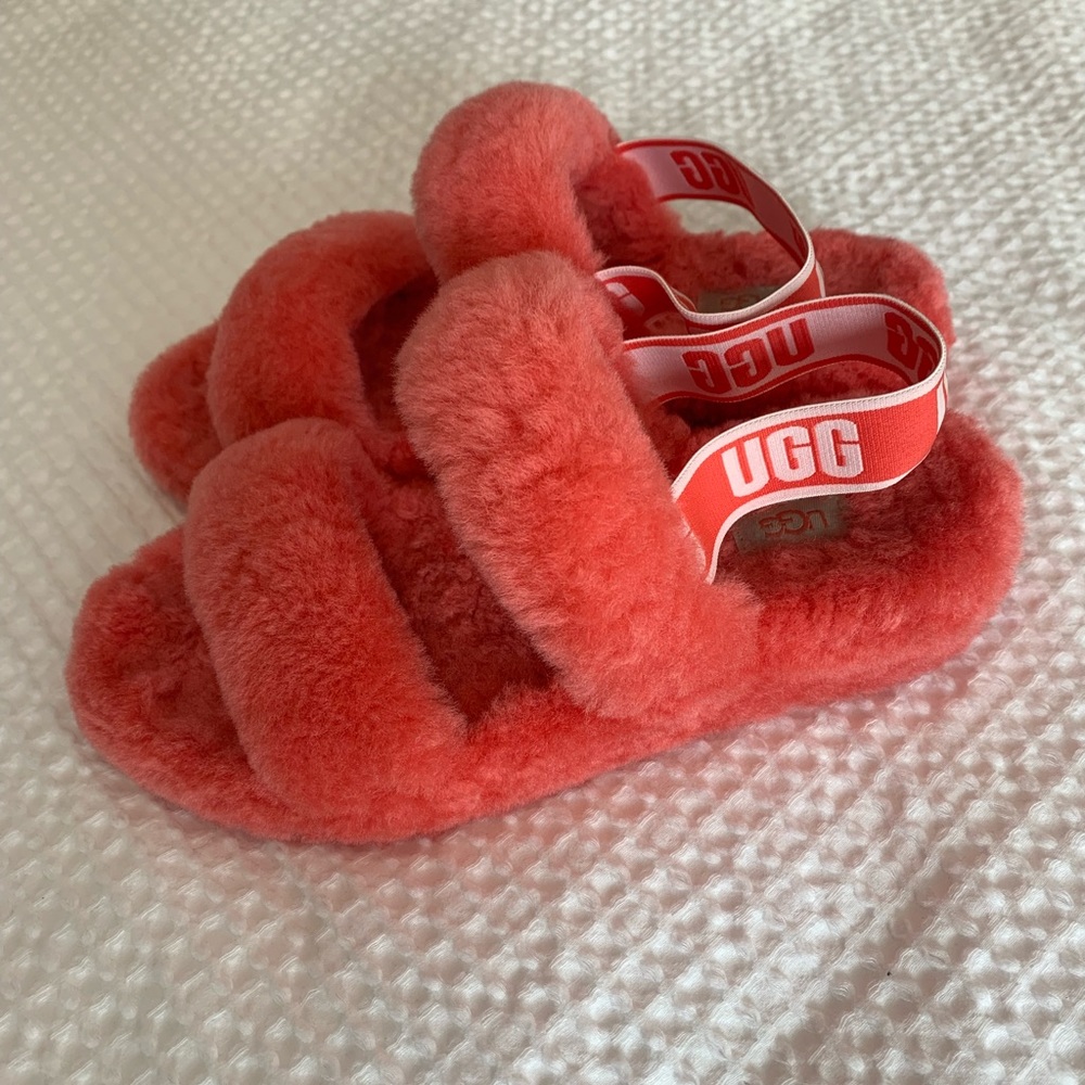 Ugg fluff yeah pink slippers size 9